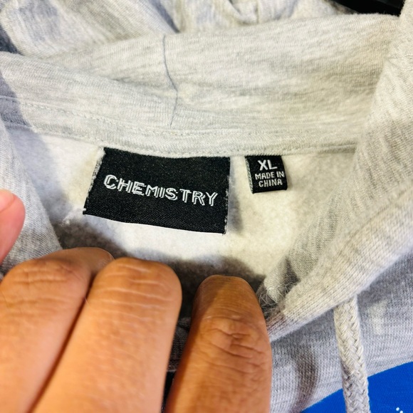 Chemistry Gray Cropped “Give Me Space” Hoodie Size XL - Picture 4 of 5